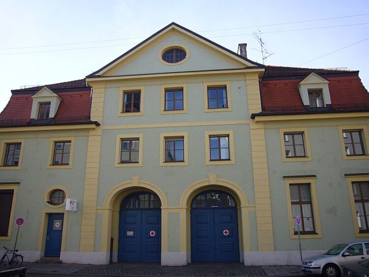 Bild des Bereitschaftsheimes von West1 von der Straßenseite aus.